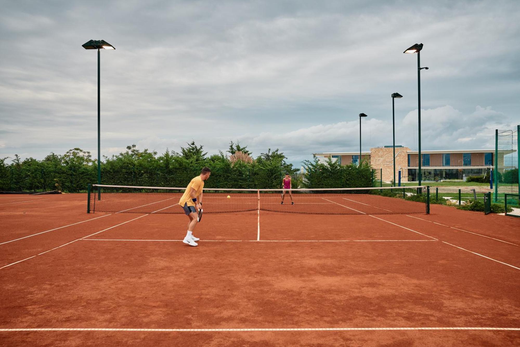 Falkensteiner Family Hotel Diadora Petrcane Exterior photo Tennis
