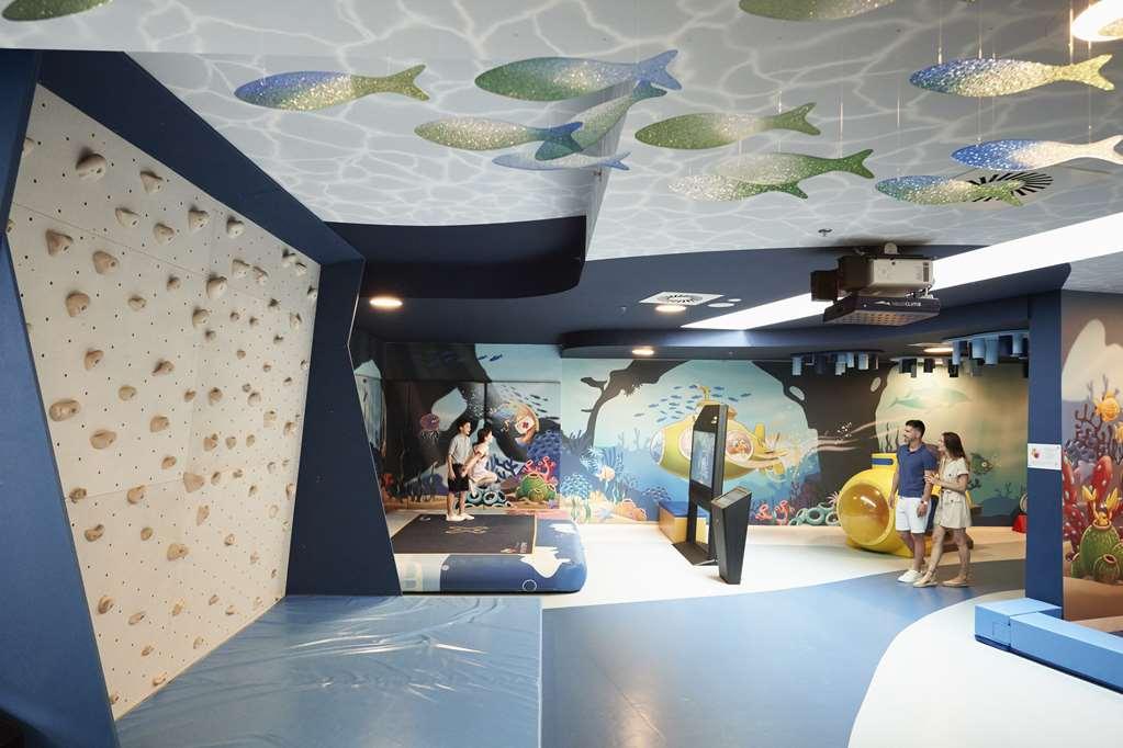 Falkensteiner Family Hotel Diadora Petrcane Facilities photo The Children's Museum of Oakville